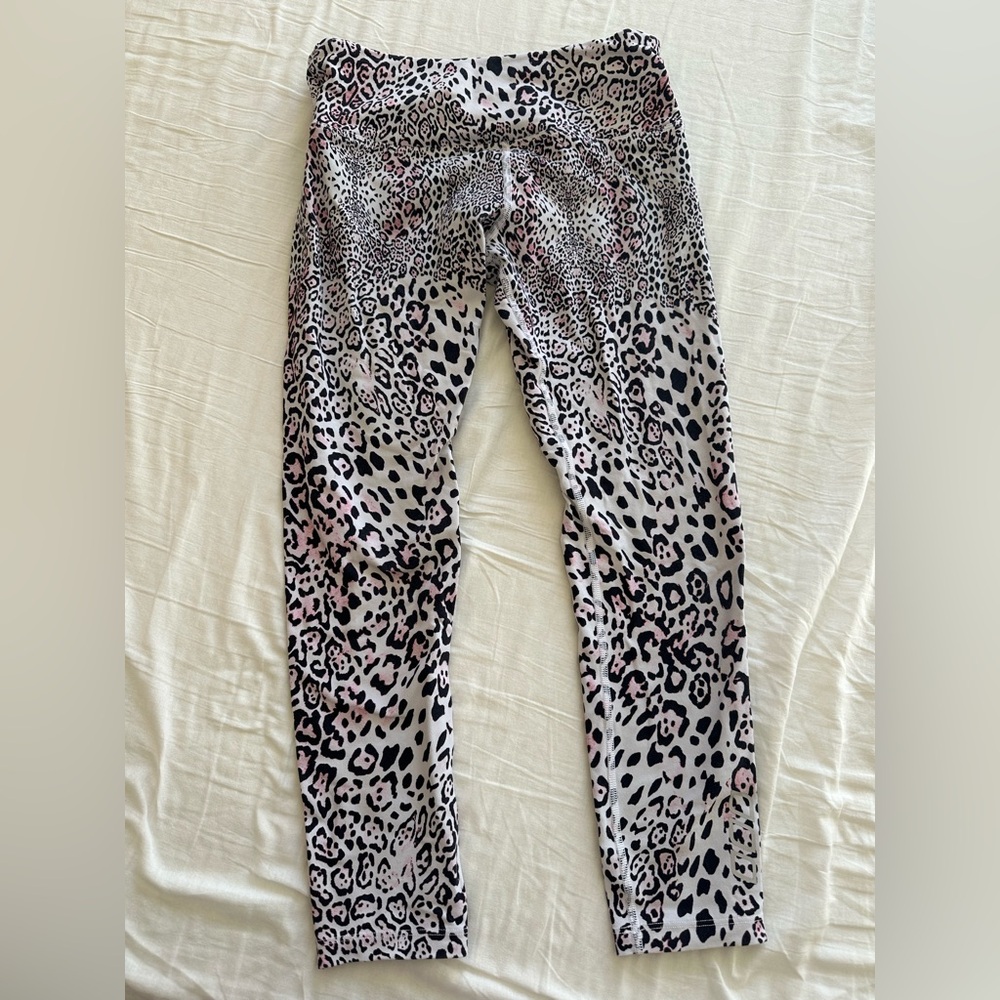 Lorna Jane pink Leopard Print legging